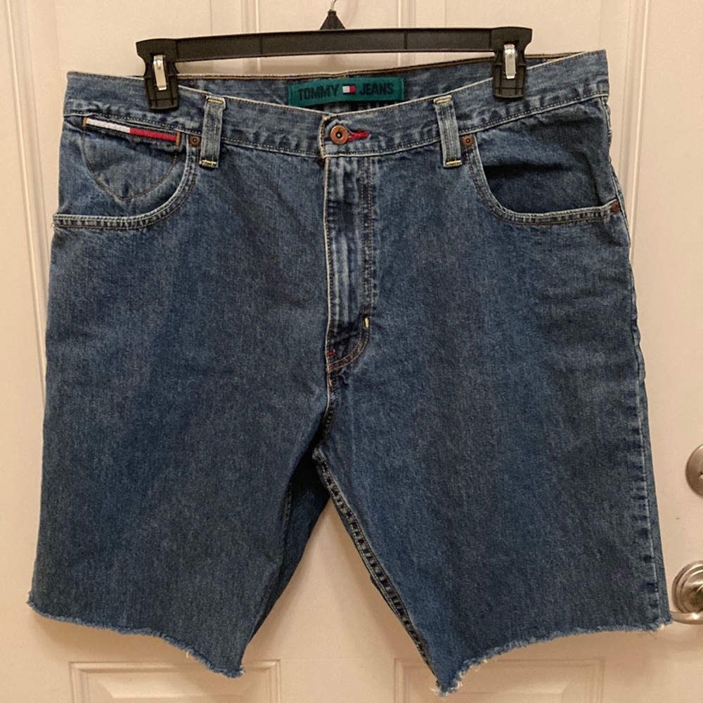 Tommy Hilfiger cut off jeans